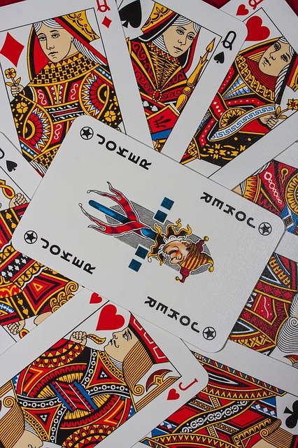playing-cards-2933375-640